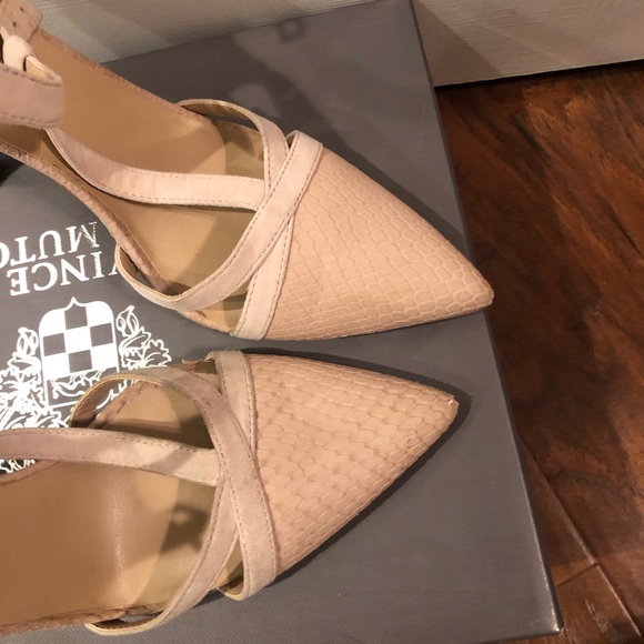 VINCE CAMUTO 💫 Strappy Heel 👠 - Picture 4 of 7